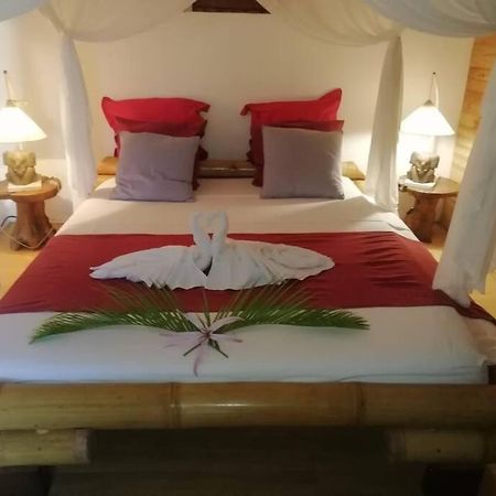 Bungalow Atypique Ti Bambou A 500M De La Plage Sainte-Anne  Kültér fotó